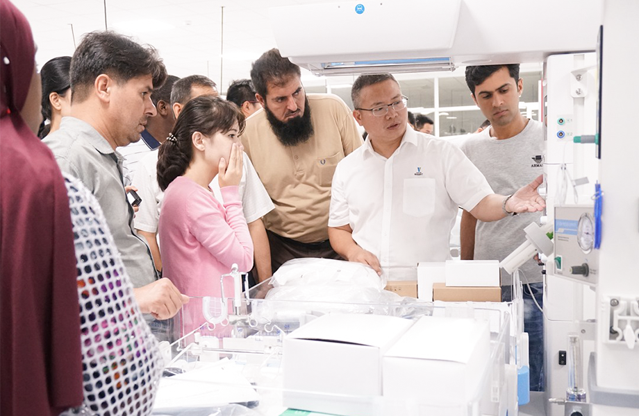 David_« 2018 Developing Countries Newborns and Preterm Infants Emergency Treatment Technologies Training Class » Fermé Leur visite à l'usine